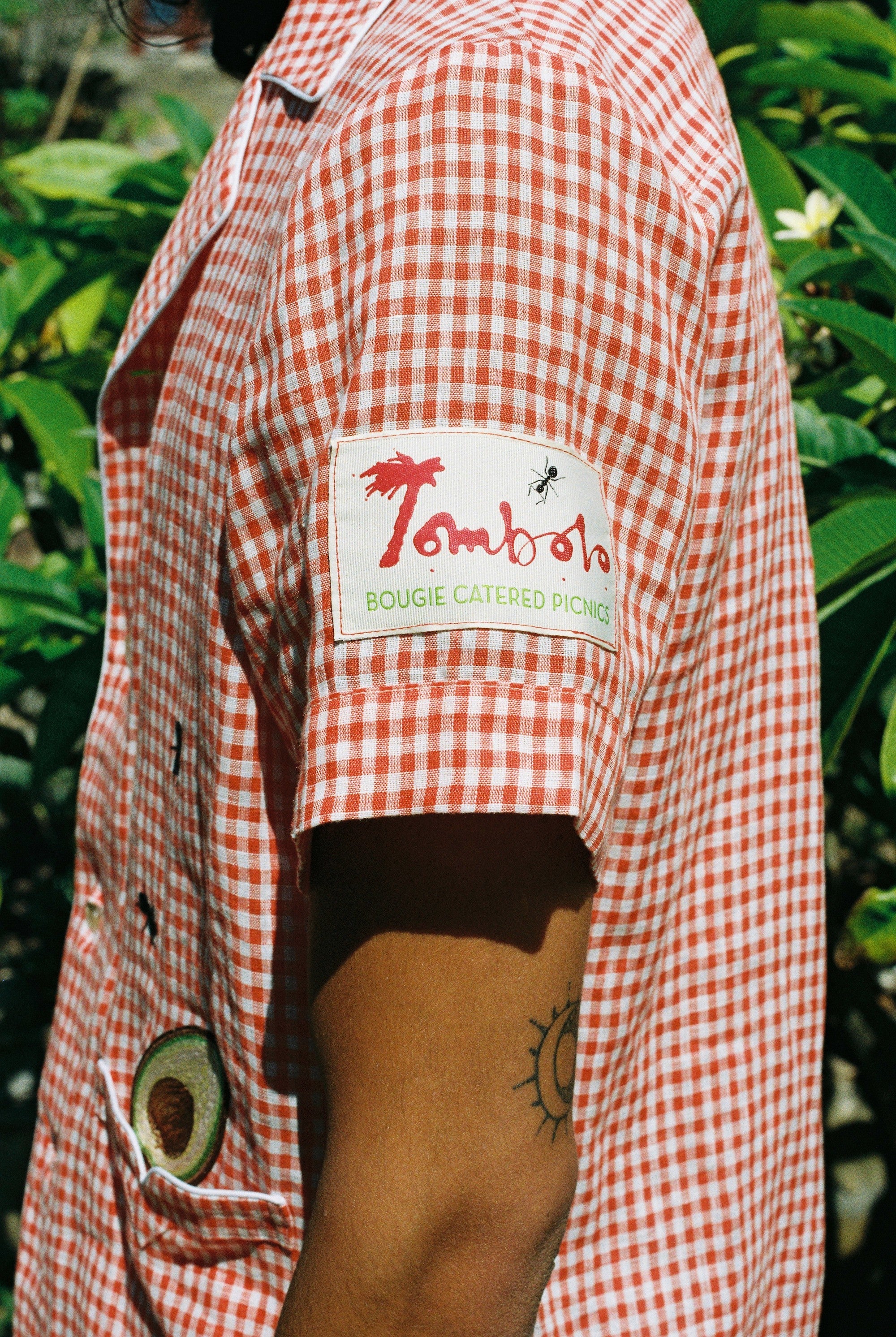 side view with close up of Tombolo sleeve