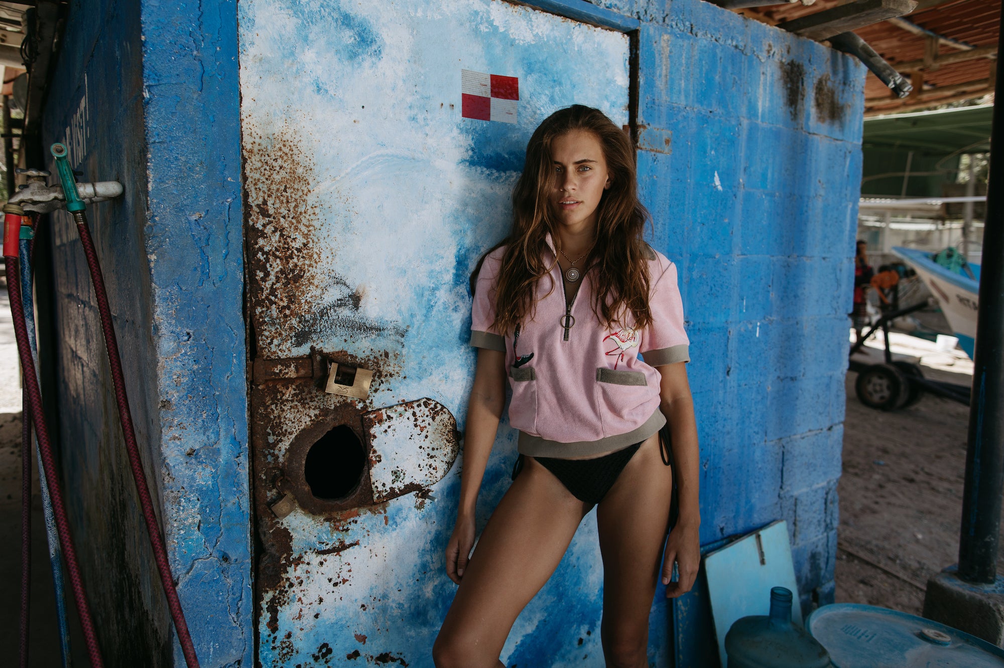 stylishly relaxed fit for both men and women in terry cloth for a sense of escape