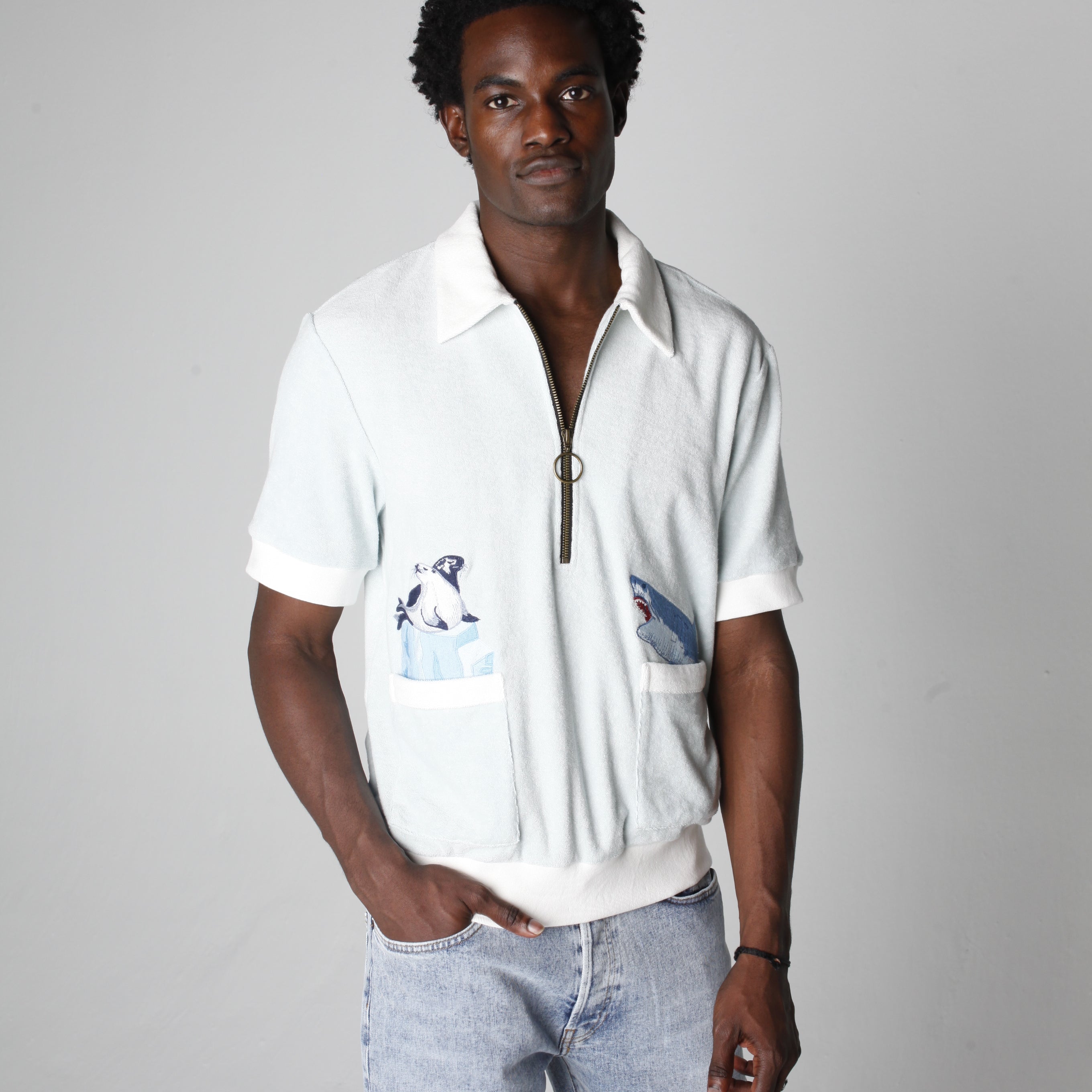 ‘Ménage-à-Gnaw’ Cabana