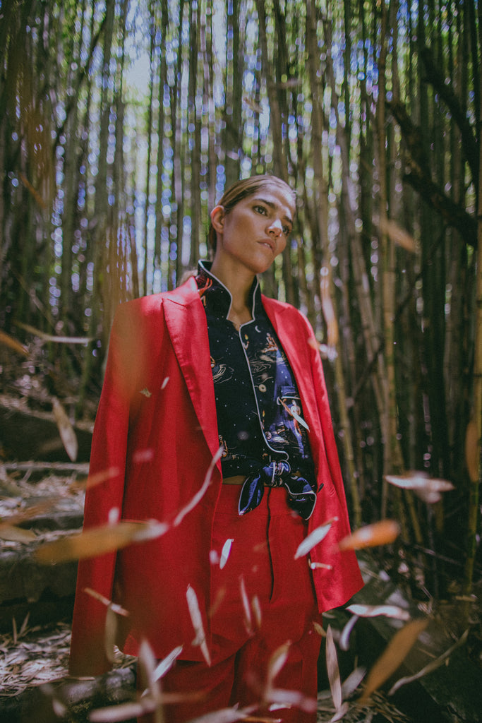 Breezy as a gust of wind, soft as silk. Tombolo long-sleeve Hawaiian shirts make a stylish statement and a colorful splash. Long-sleeve. Tropical. Original artwork. 